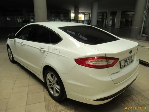 Ford Mondeo 1.5 Titanium Image 6